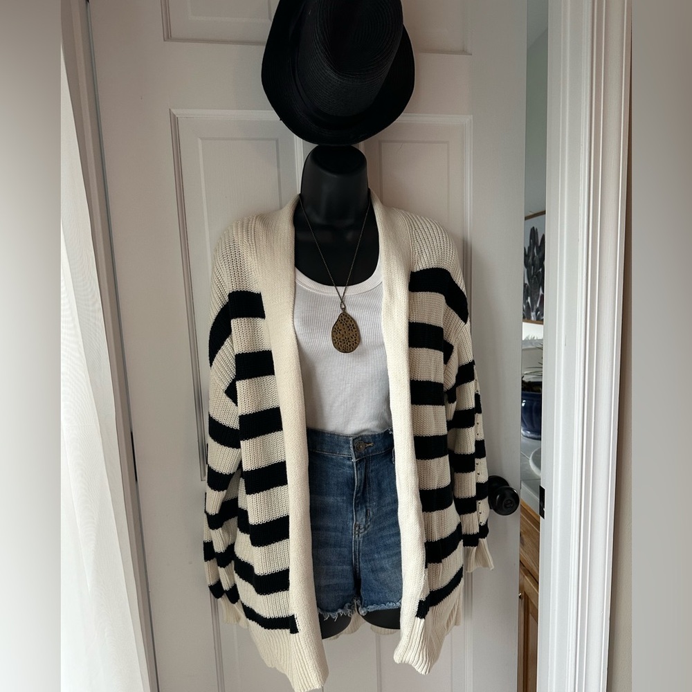 Universal Threads- Cream/white and black striped cardigan with pockets. size XS